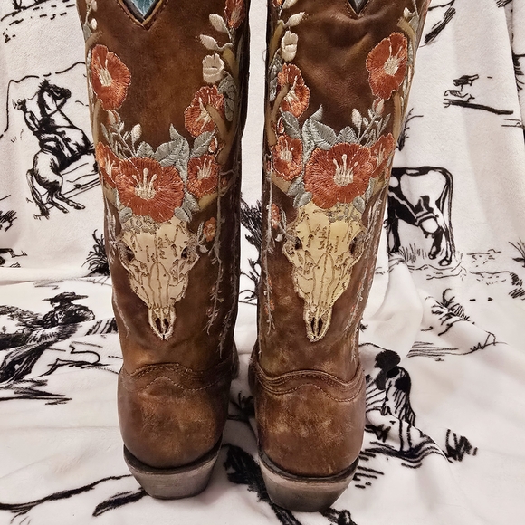 Corral Women's Deer Skull Floral Embroidered Cowboy Boots - Picture 6 of 8